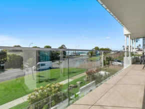 Elysee Beachside Apartments Alexandra Headland